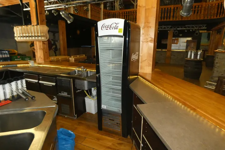 Liebherr - Getränkekühlschrank CocaCola Maße in cm ca. 60 x 65 x 197